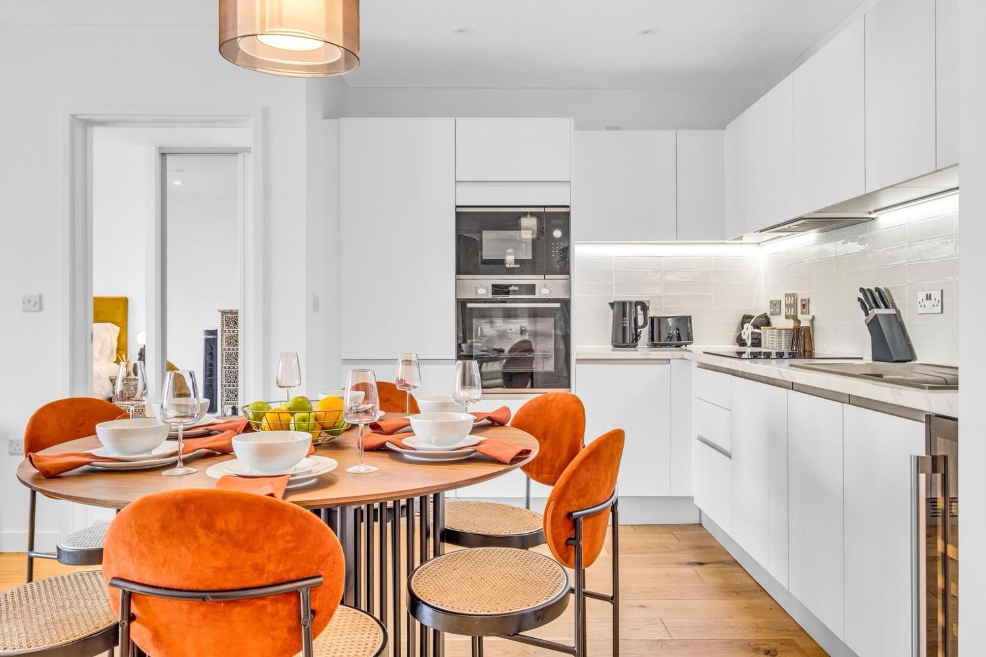 Luxurious & Glamorous Centrally Located 2 Bedroom 2 Bathroom Apartment - Central Birmingham - Secure Parking - Netflix Экстерьер фото