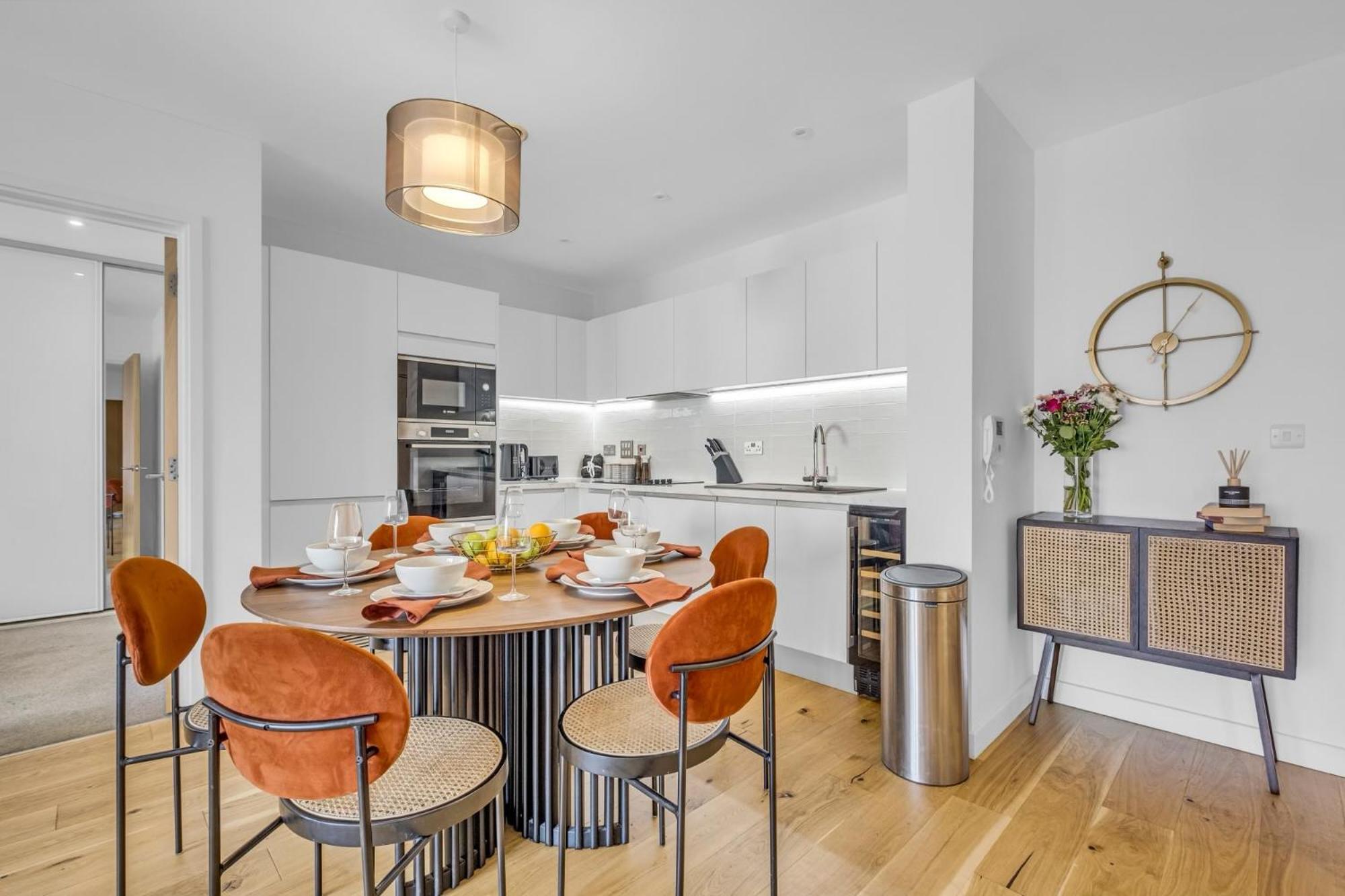 Luxurious & Glamorous Centrally Located 2 Bedroom 2 Bathroom Apartment - Central Birmingham - Secure Parking - Netflix Экстерьер фото