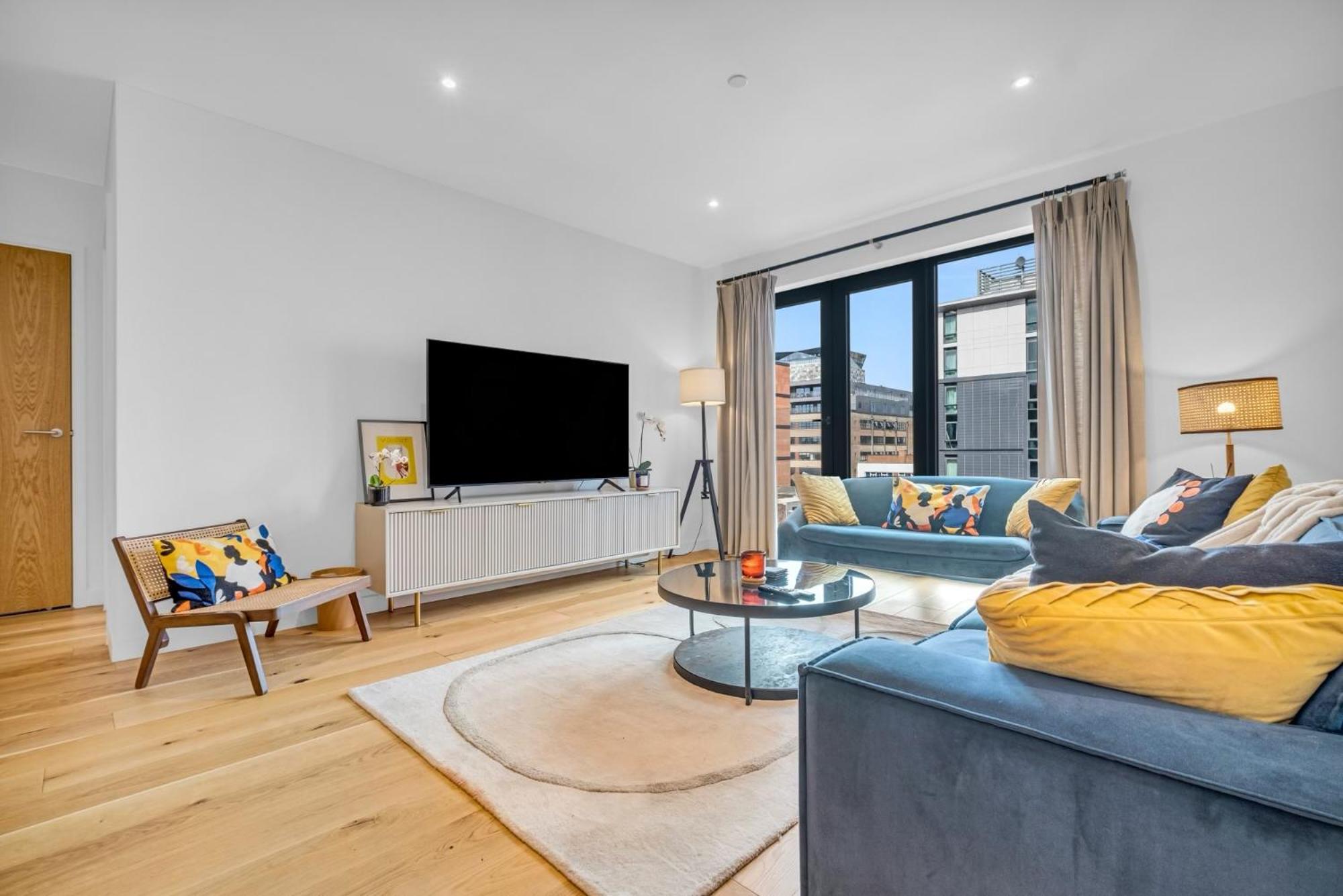 Luxurious & Glamorous Centrally Located 2 Bedroom 2 Bathroom Apartment - Central Birmingham - Secure Parking - Netflix Экстерьер фото