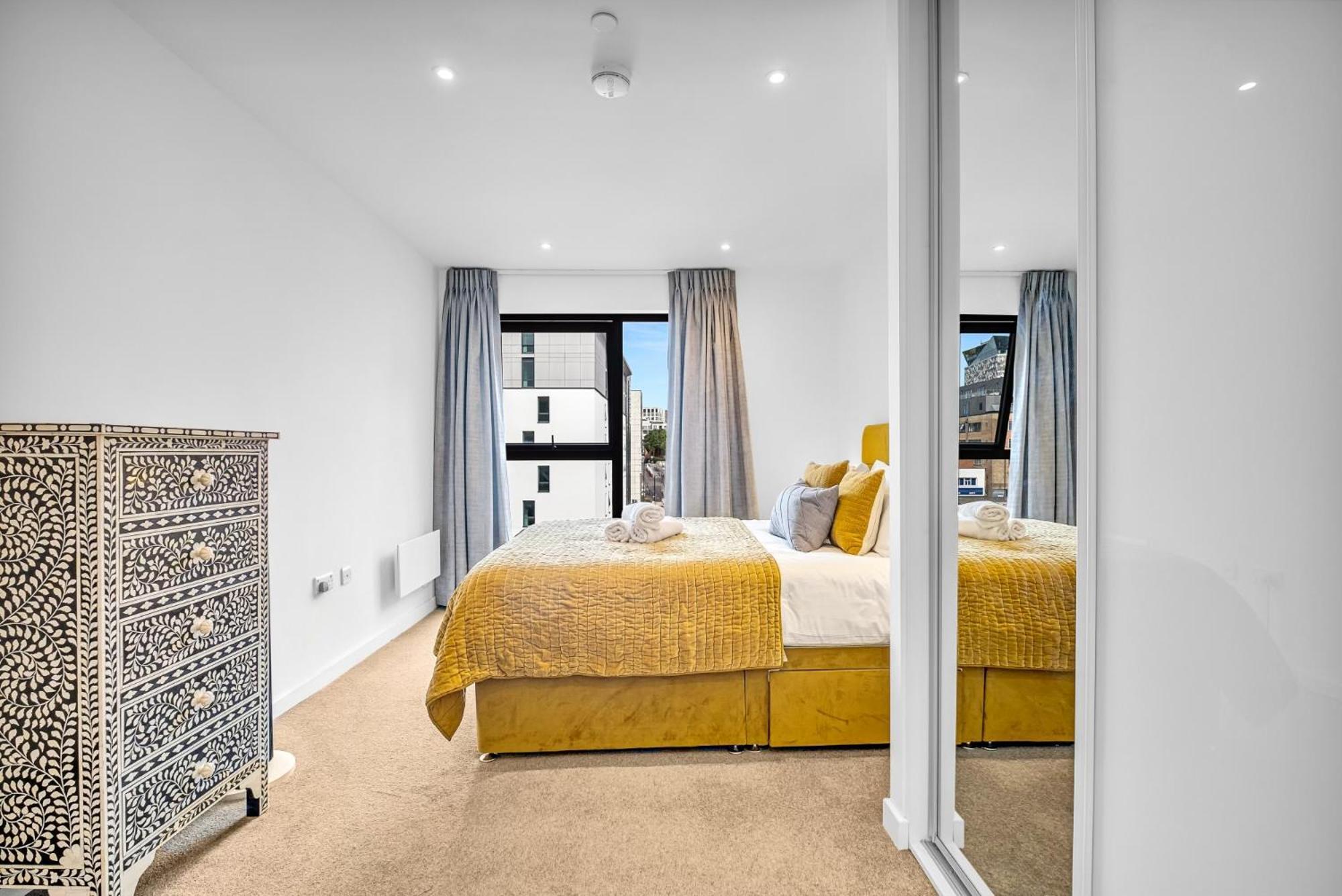 Luxurious & Glamorous Centrally Located 2 Bedroom 2 Bathroom Apartment - Central Birmingham - Secure Parking - Netflix Экстерьер фото