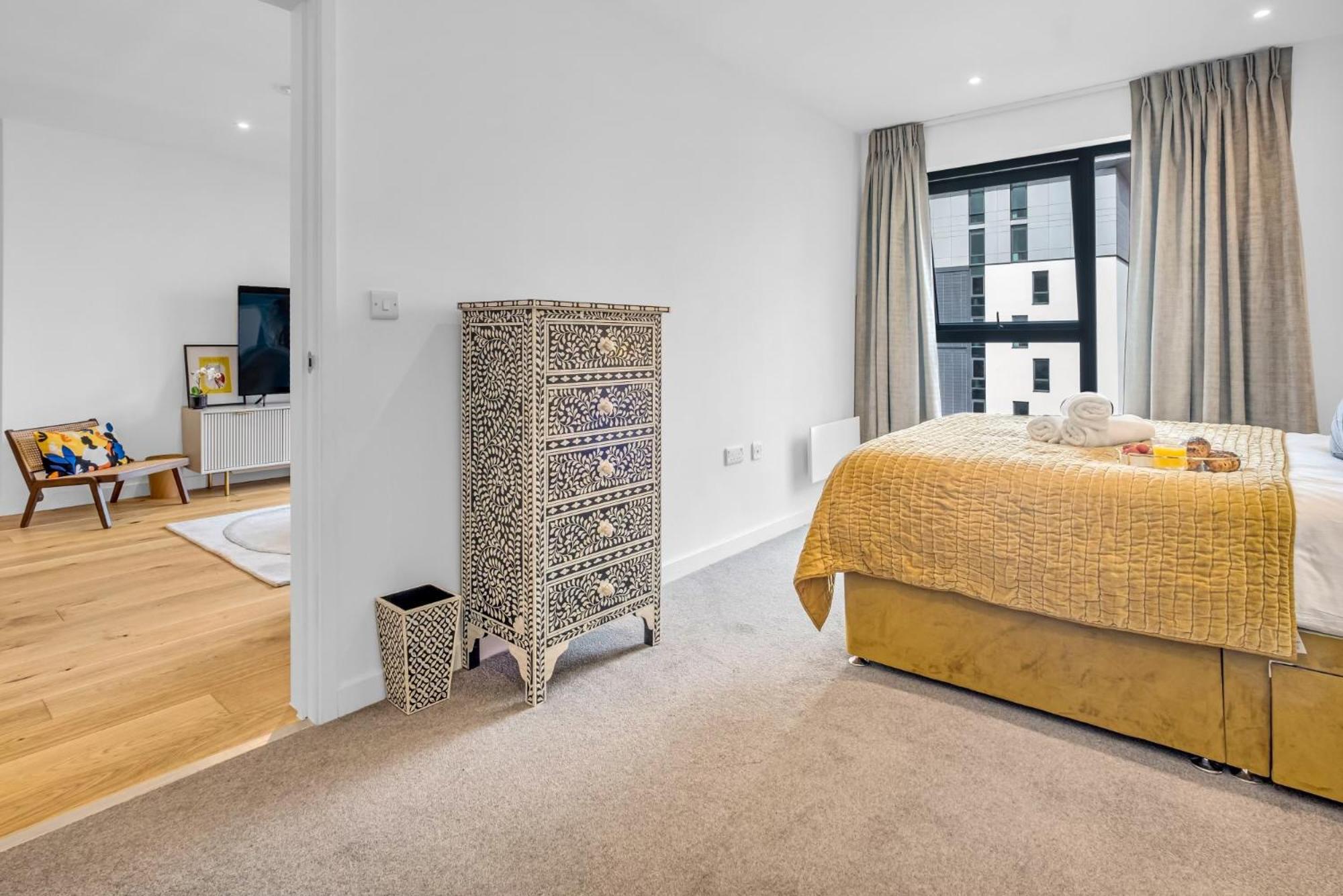 Luxurious & Glamorous Centrally Located 2 Bedroom 2 Bathroom Apartment - Central Birmingham - Secure Parking - Netflix Экстерьер фото