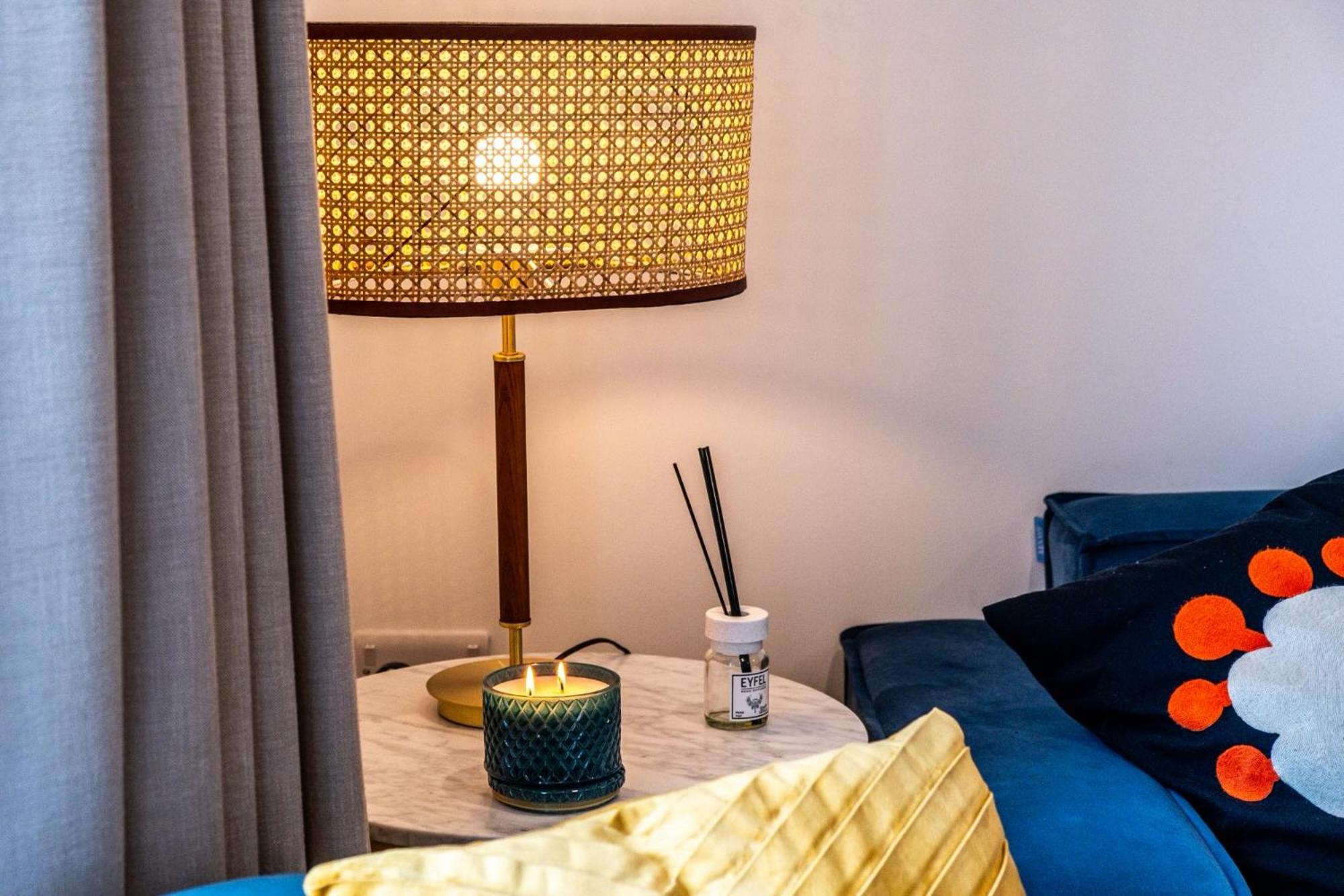Luxurious & Glamorous Centrally Located 2 Bedroom 2 Bathroom Apartment - Central Birmingham - Secure Parking - Netflix Экстерьер фото
